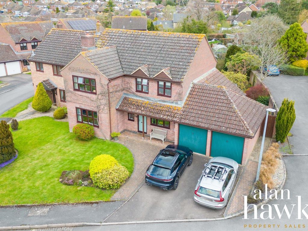 4 bed detached house for sale in Saltspring Drive, Royal Wootton