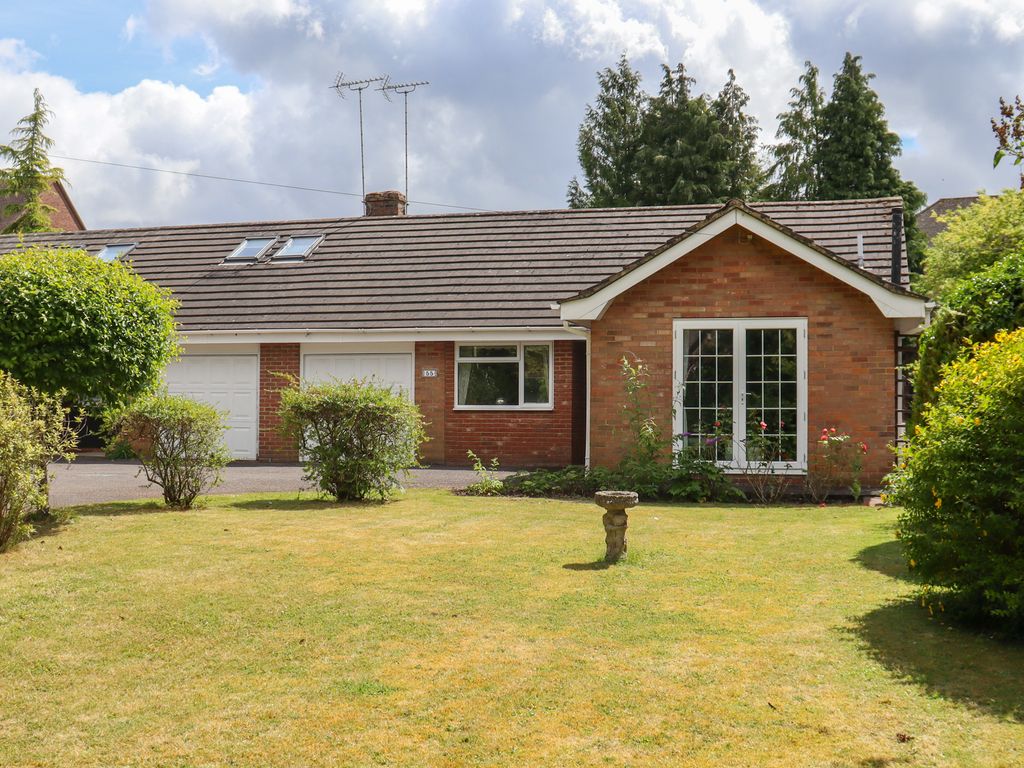2 bed semidetached bungalow for sale in Jacklyns Lane, Alresford SO24