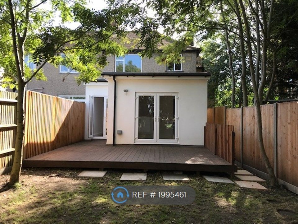 3 bed to rent in Cannon Hill Lane, Greater London SW20, £