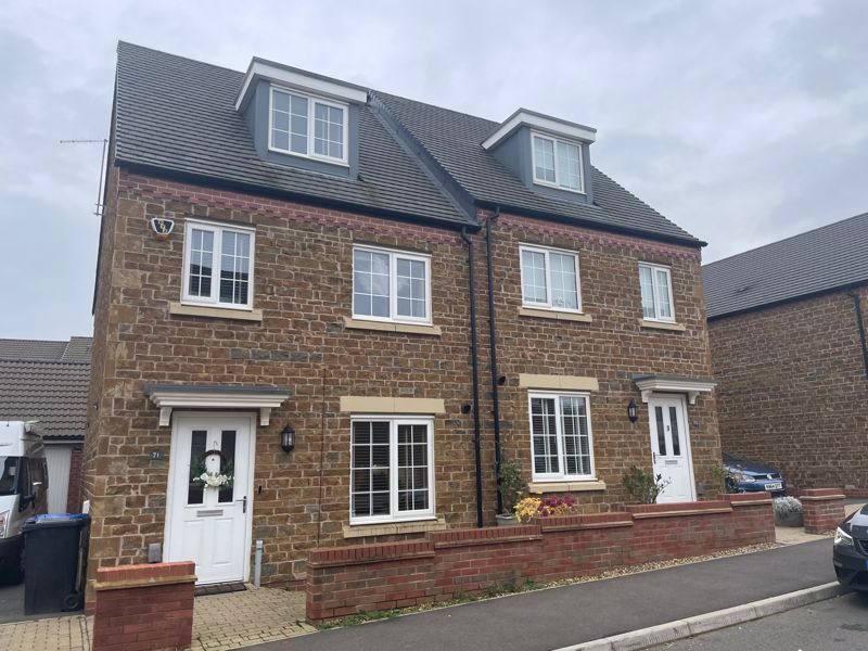 3 bed semidetached house to rent in Mayfly Road, Pineham, Northampton