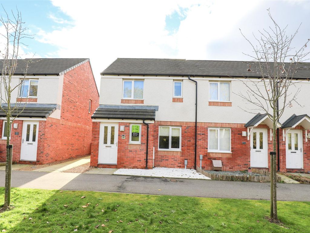 3 bed end terrace house for sale in Sappi Road, Markinch, Glenrothes