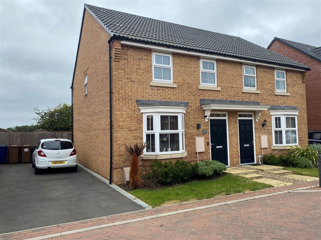 3 bed semidetached house for sale in Snowley Park, Whittlesey