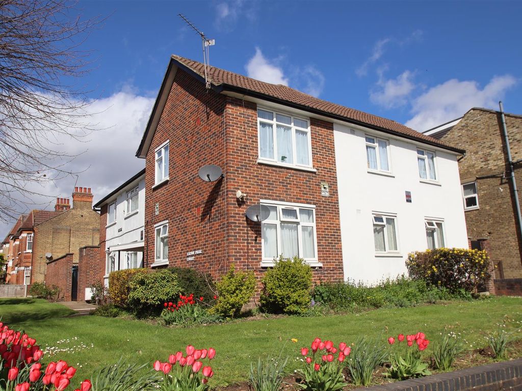2 bed flat for sale in Eaton Park Court, Eaton Park Road, Palmers Green