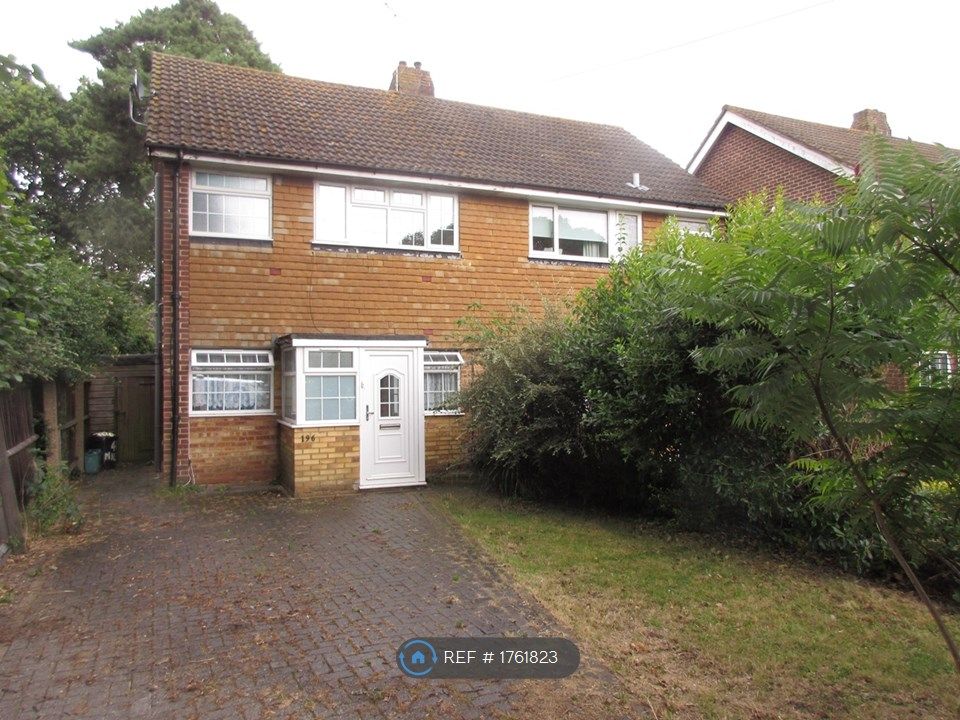 3 bed semidetached house to rent in Buckingham Road, Hampton TW12 Zoopla