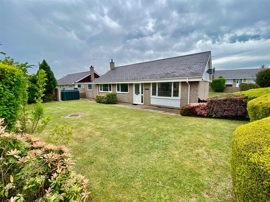 3 bed detached bungalow to rent in Bryn Estate, Morfa Nefyn, Pwllheli