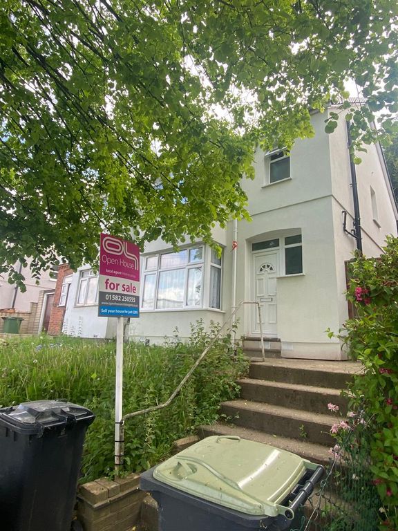 3 bed semidetached house for sale in Dallow Road, Luton LU1, £310,000