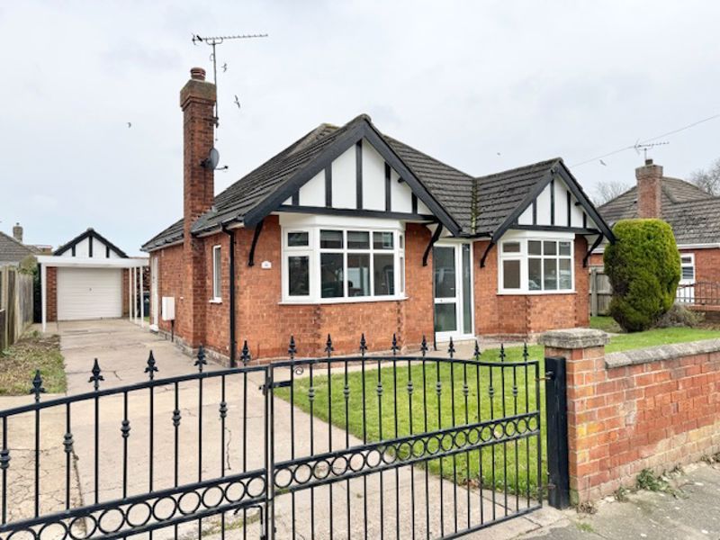 2 bed detached bungalow for sale in Hunsley Crescent, Grimsby DN32, £