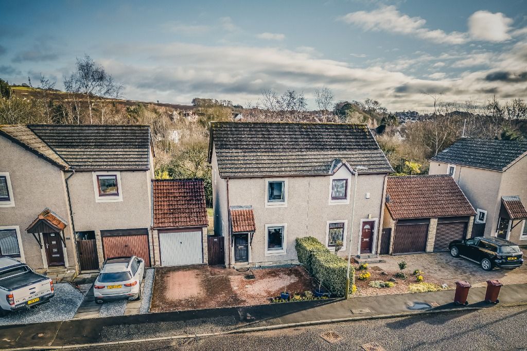 2 bed semidetached house to rent in Braemar Gardens, Broughty Ferry