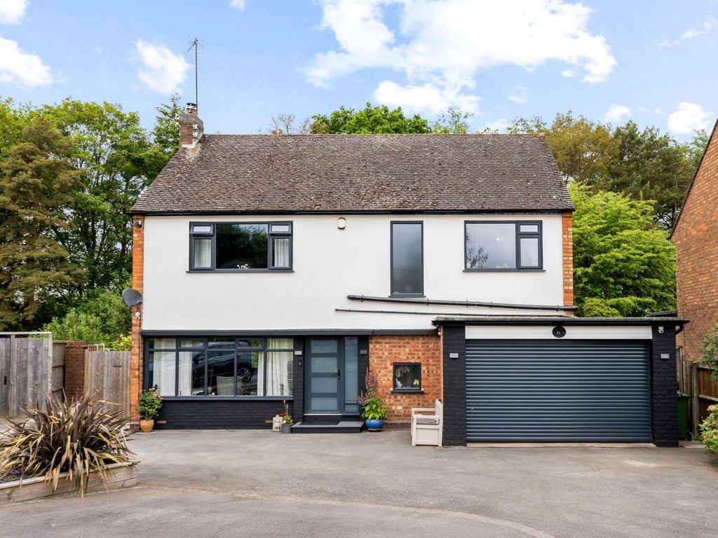 4 bed detached house for sale in Links Drive, Solihull B91, £680,000