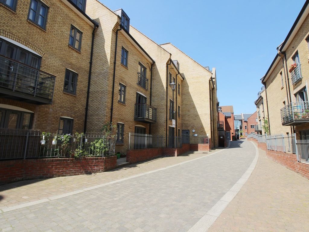 2 bed flat to rent in Coopers Yard, Hitchin SG5 Zoopla