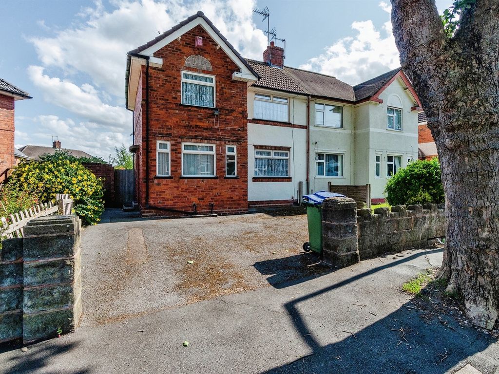 3 bed semidetached house for sale in Beech Road, Darlaston, Wednesbury