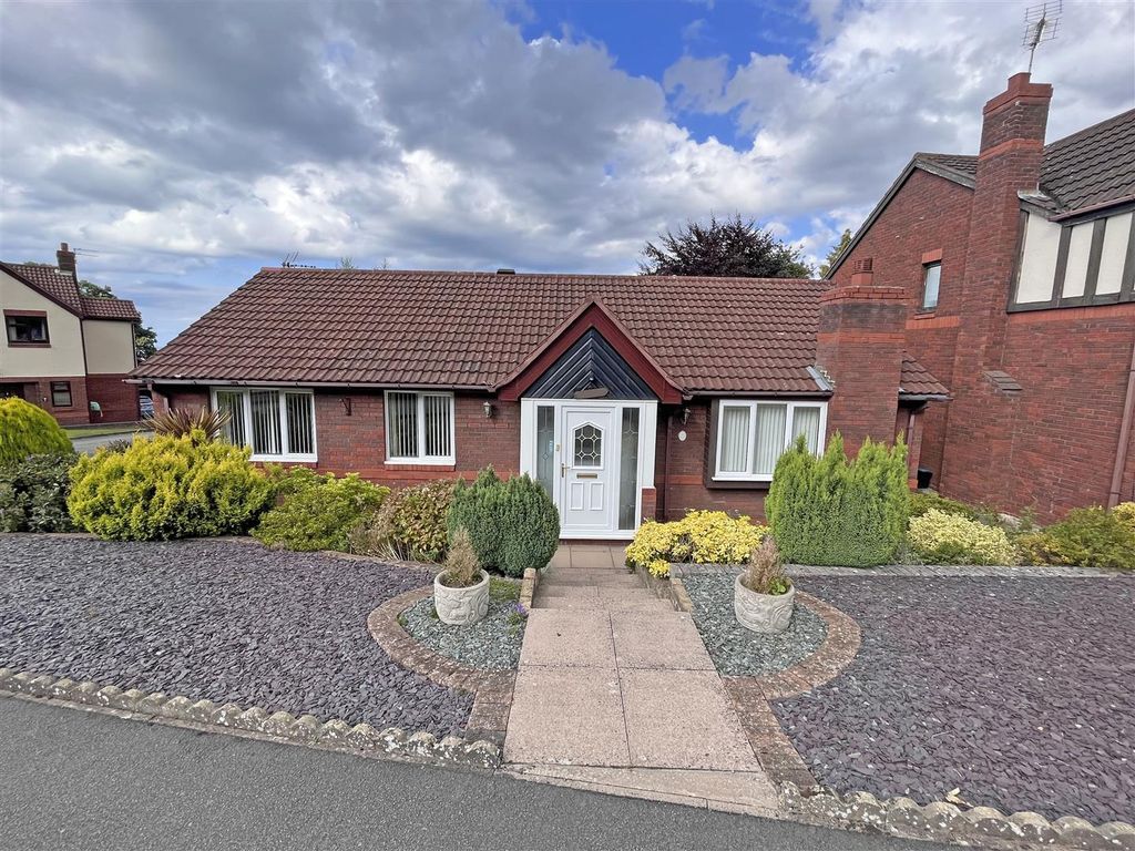 3 bed detached bungalow for sale in Bryn Castell, Abergele, Conwy LL22