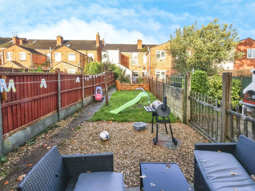 2 bed terraced house for sale in Astwood Road, Worcester