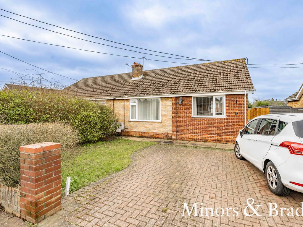 2 Bed Detached Bungalow For Sale In Mill Lane, Bradwell, Great Yarmouth ...