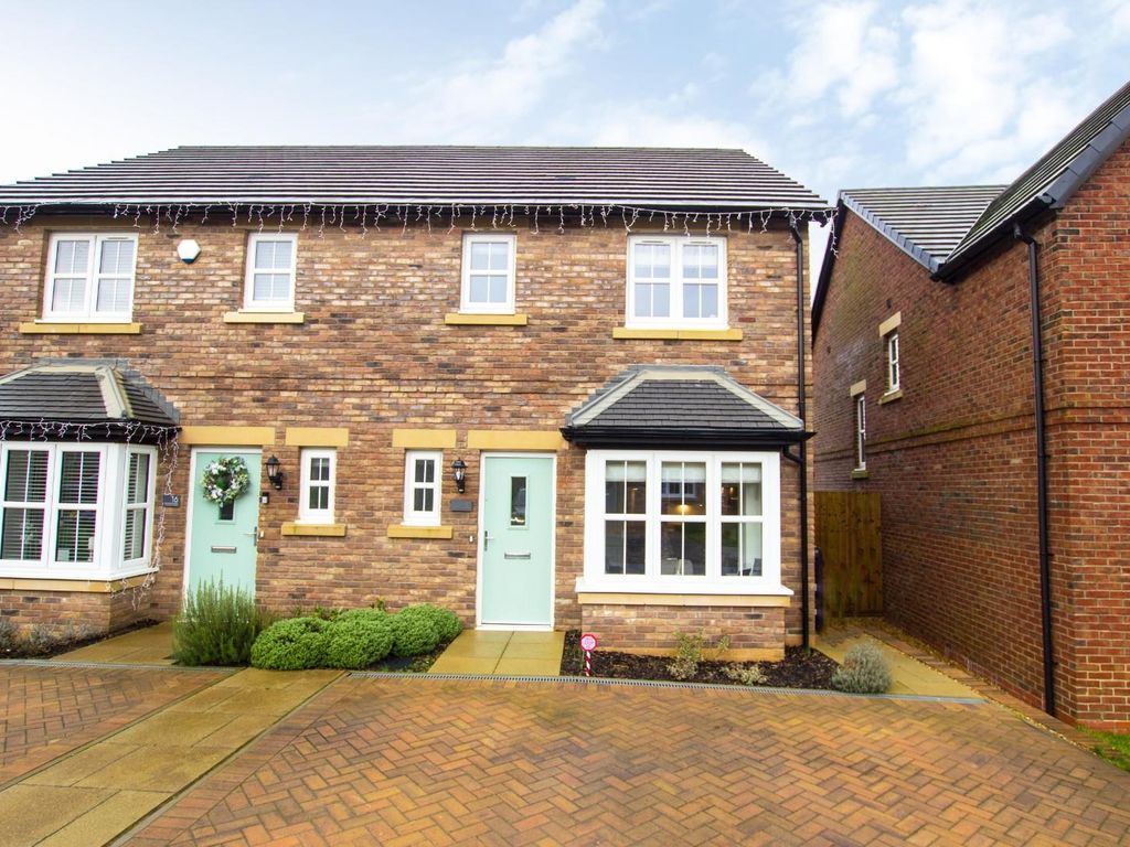 3 bed semidetached house for sale in Hawthorn Lane, Blackburn BB2, £