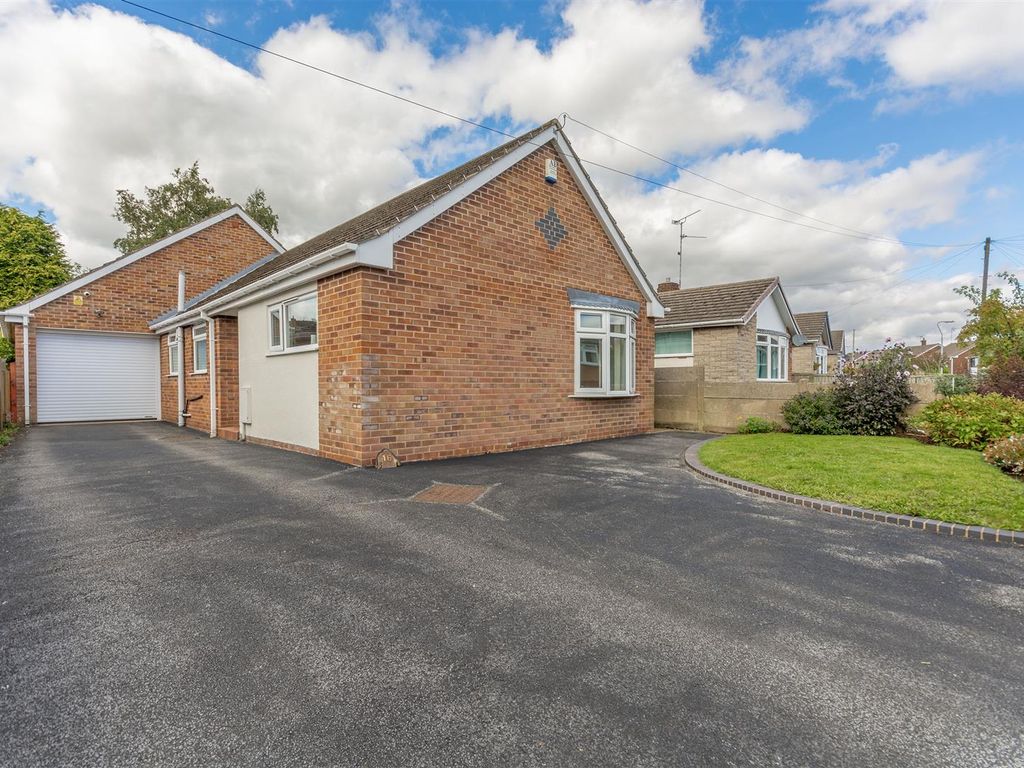 4 bed detached bungalow for sale in Greenbank Drive, SuttonInAshfield