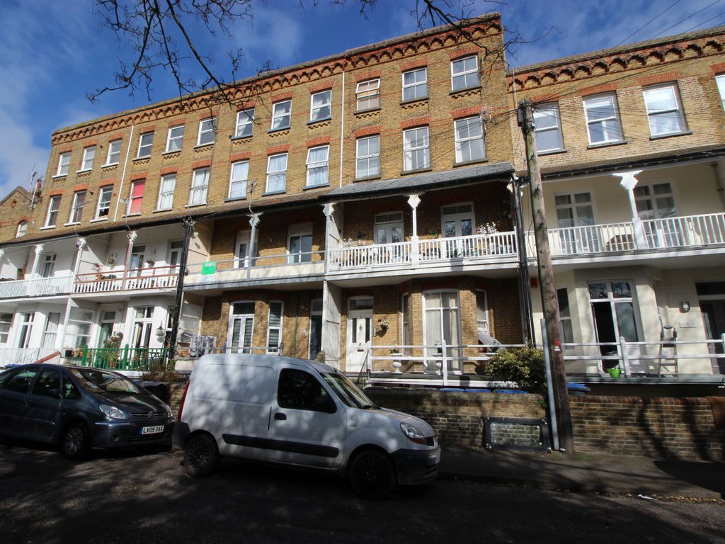 1 bed flat to rent in Adrian Square, WestgateOnSea CT8 Zoopla