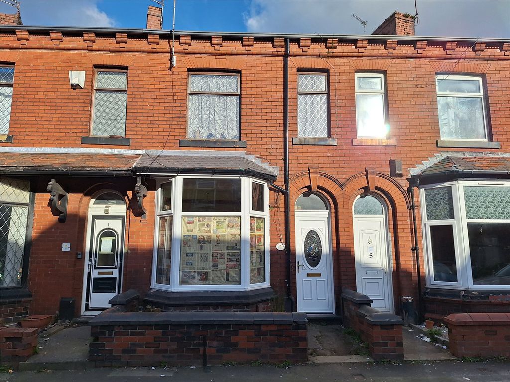 3 bed terraced house for sale in Hillside Avenue, Clarksfield, Oldham