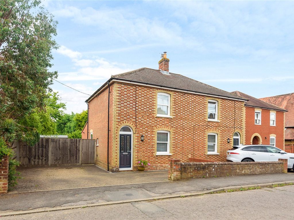 2 bed semidetached house for sale in New Road, Milford, Godalming GU8