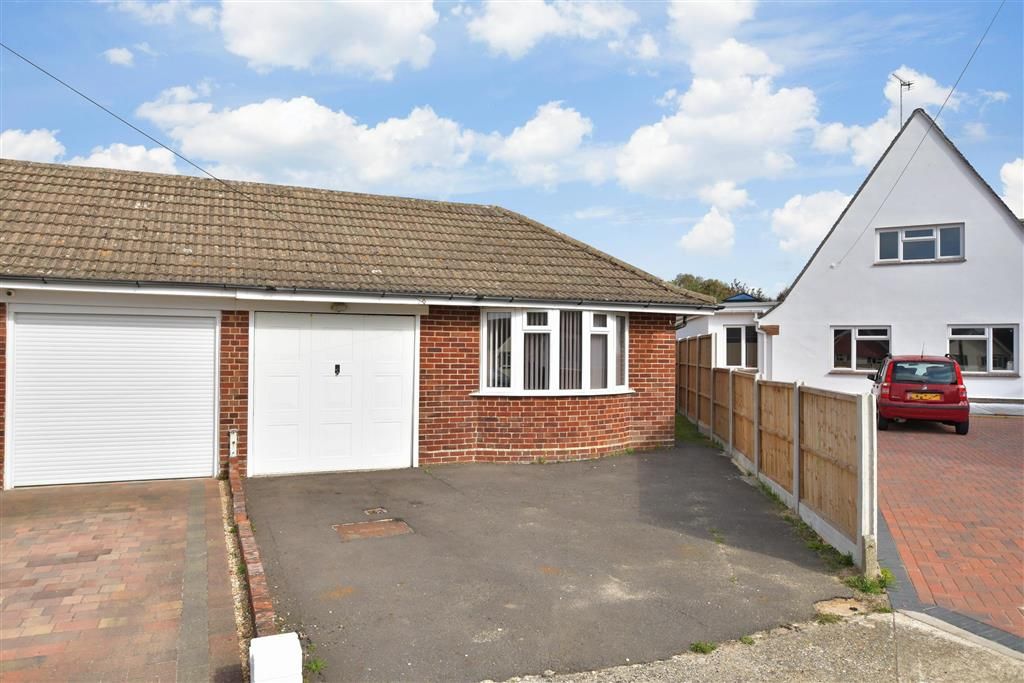 3 bed semidetached bungalow for sale in Meadow Walk, Bognor Regis