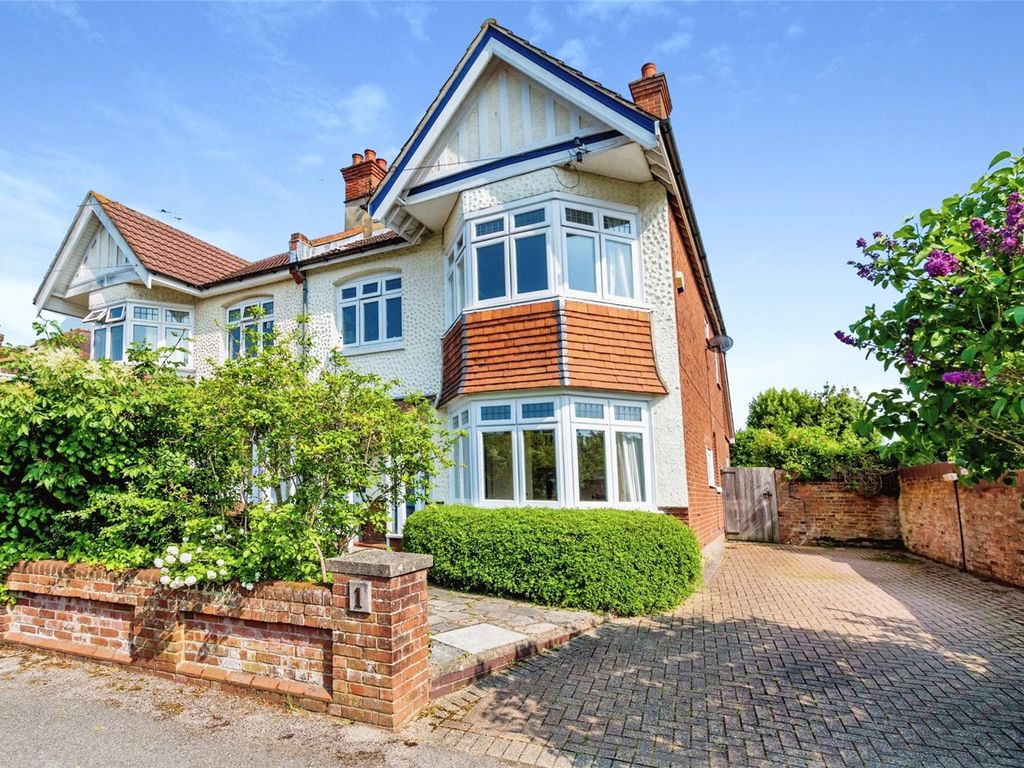 5 bed semidetached house for sale in Bridlington Avenue, Upper Shirley