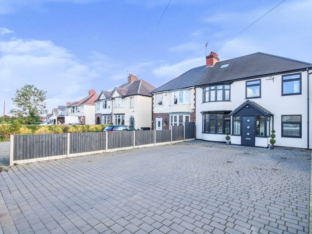 5 bed semidetached house for sale in The Long Shoot, Nuneaton CV11