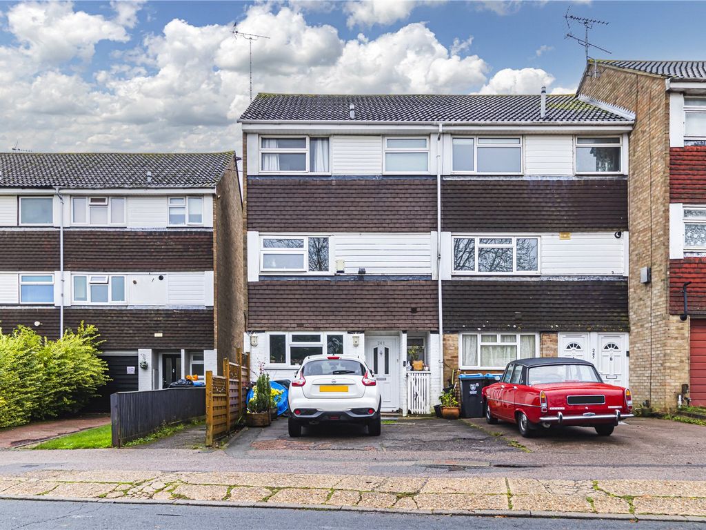 St. Agnells Lane, Grovehill, Hemel Hempstead, Hertfordshire HP2  