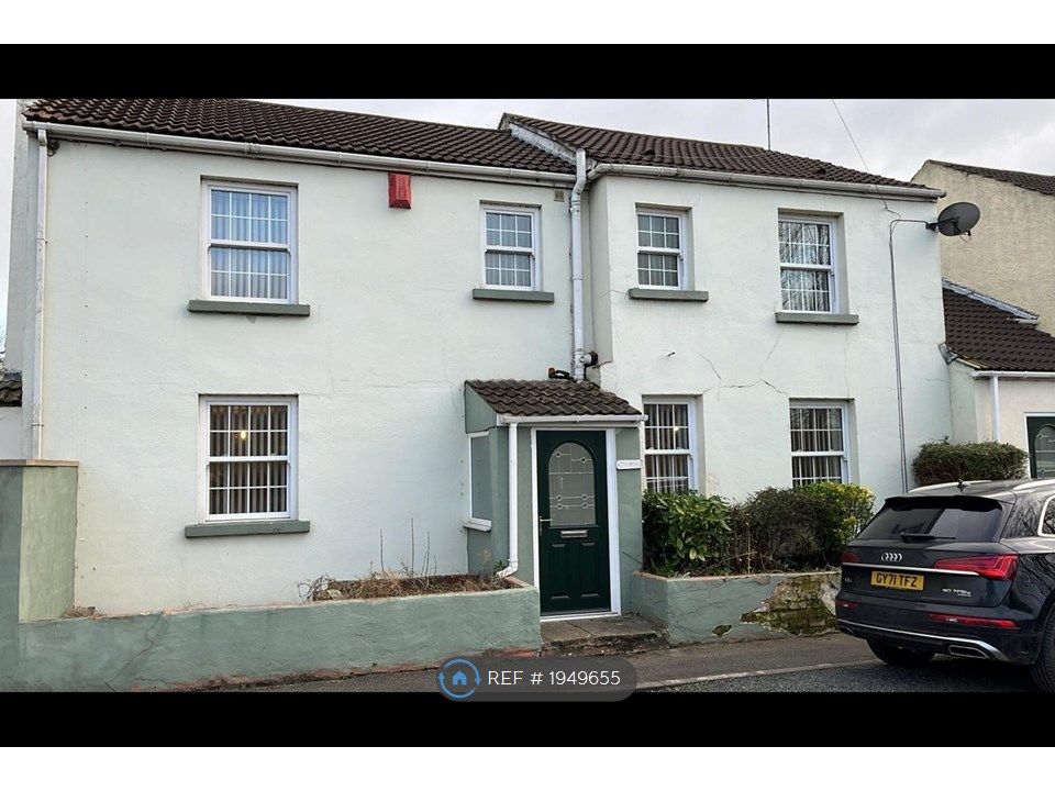 4 bed detached house to rent in Low Street, Brotherton, Knottingley