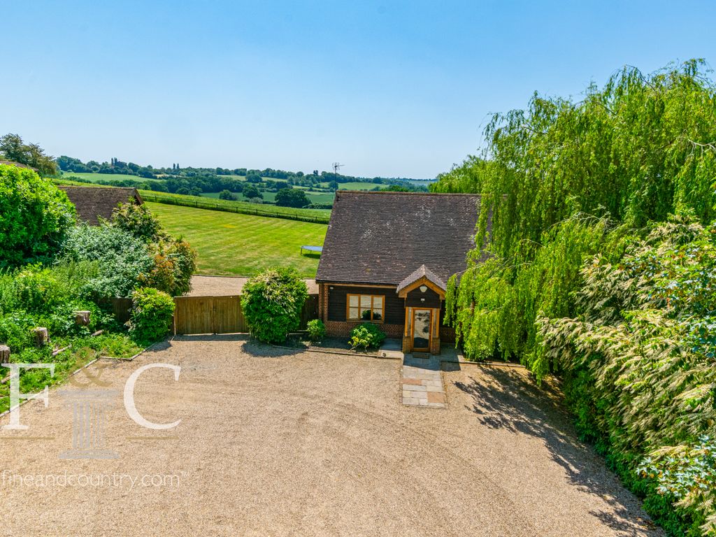 4 bed country house for sale in Hamlet Hill, Roydon, Essex CM19, £