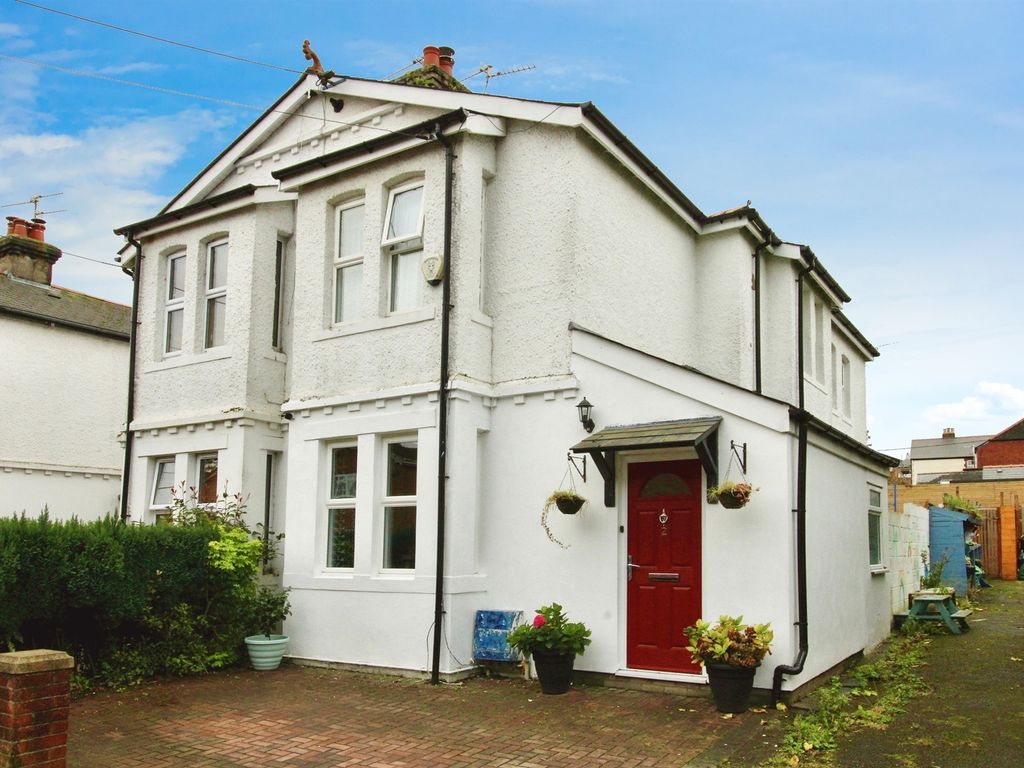 3 bed semidetached house for sale in Greenfield Avenue, Dinas Powys