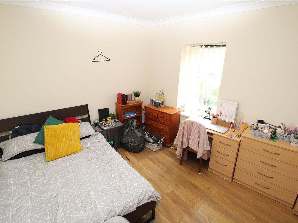 Room to rent in Wood Road, Treforest, Pontypridd CF37 Zoopla