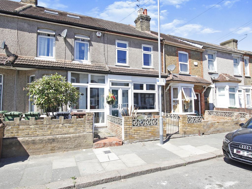 3 bed terraced house for sale in Harrow Road, Barking IG11 Zoopla