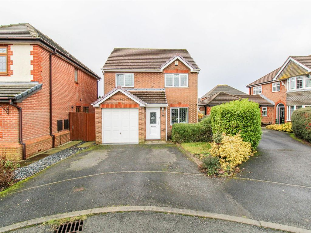 3 bed detached house for sale in Moorfield Court, Grange Moor