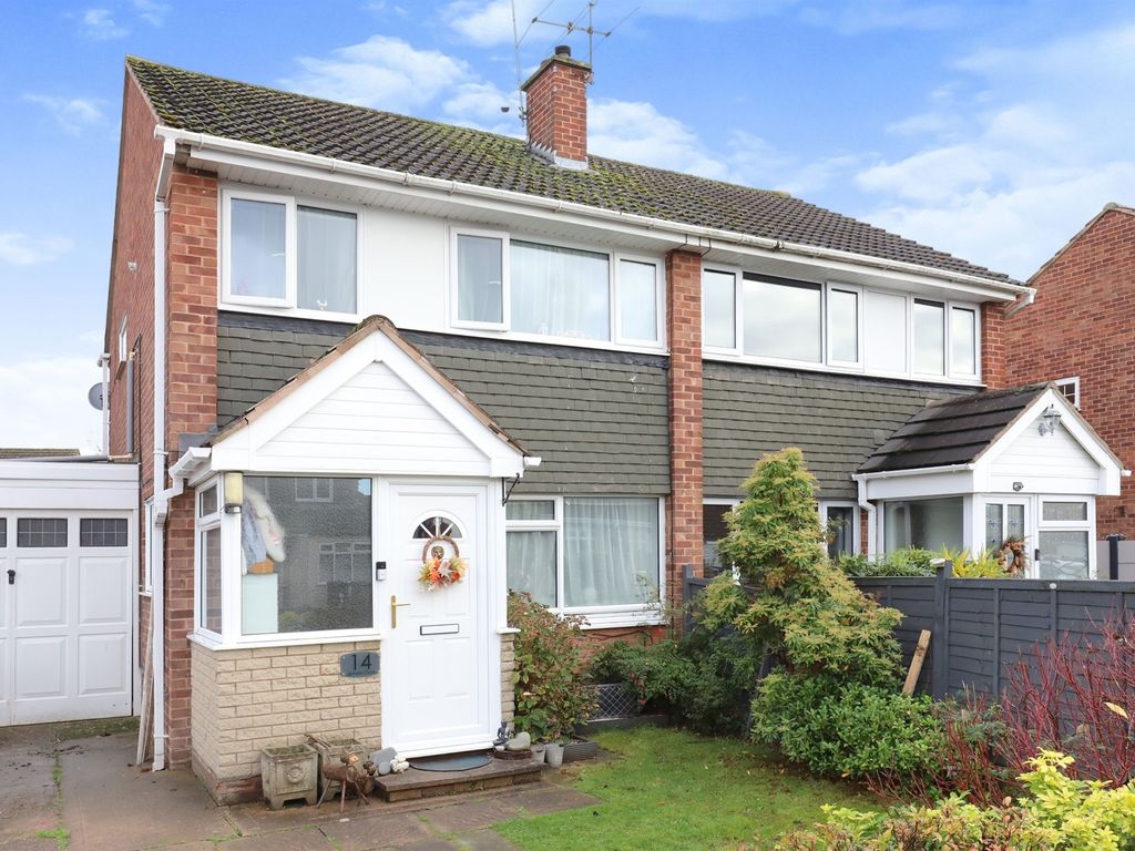 3 bed semidetached house for sale in Spindle Close, Kidderminster DY11