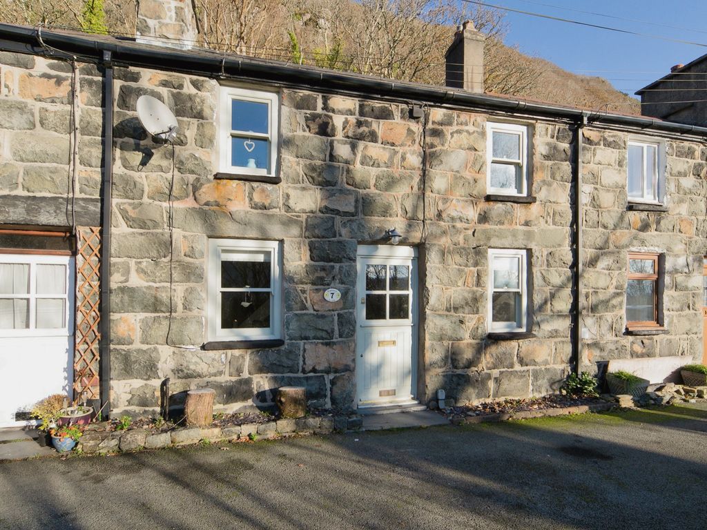 3 bed terraced house for sale in Sunnyside, Tremadog, Porthmadog