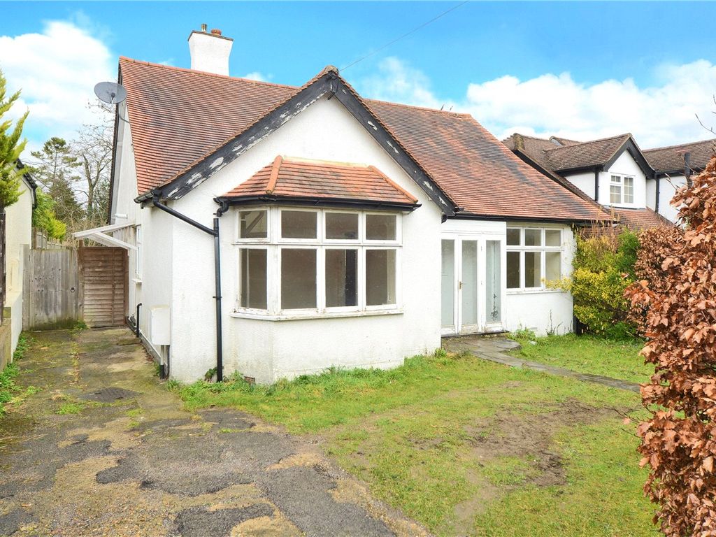 3 bed bungalow for sale in Sandersfield Gardens, Banstead, Surrey SM7