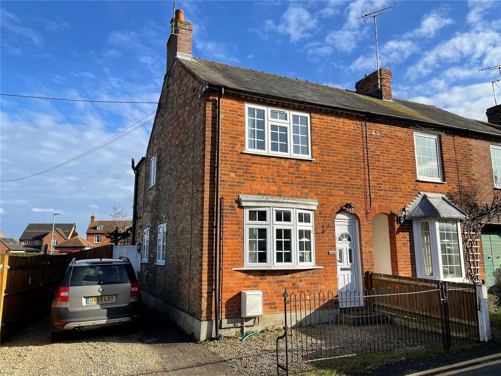 2 bed end terrace house to rent in Frederick Street, Waddesdon