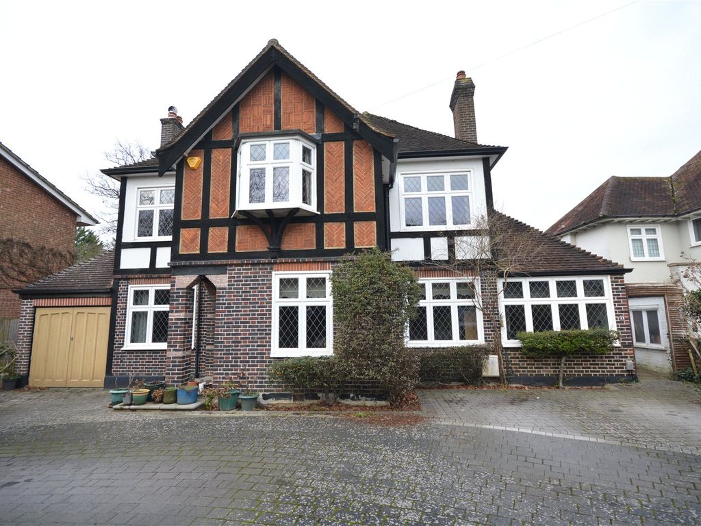 6 bed detached house to rent in Forest Crescent, Ashtead, Surrey KT21