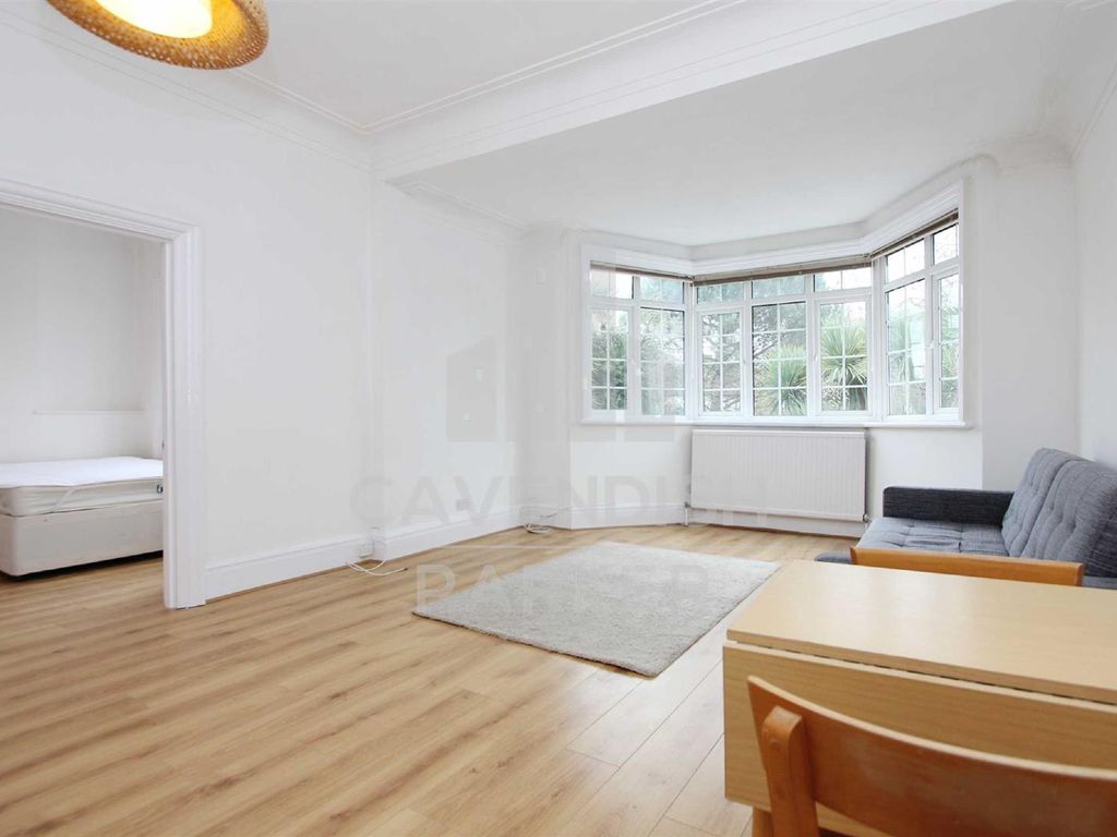 1 bed flat to rent in Burgess Hill, West Hampstead, London NW2, £1,733