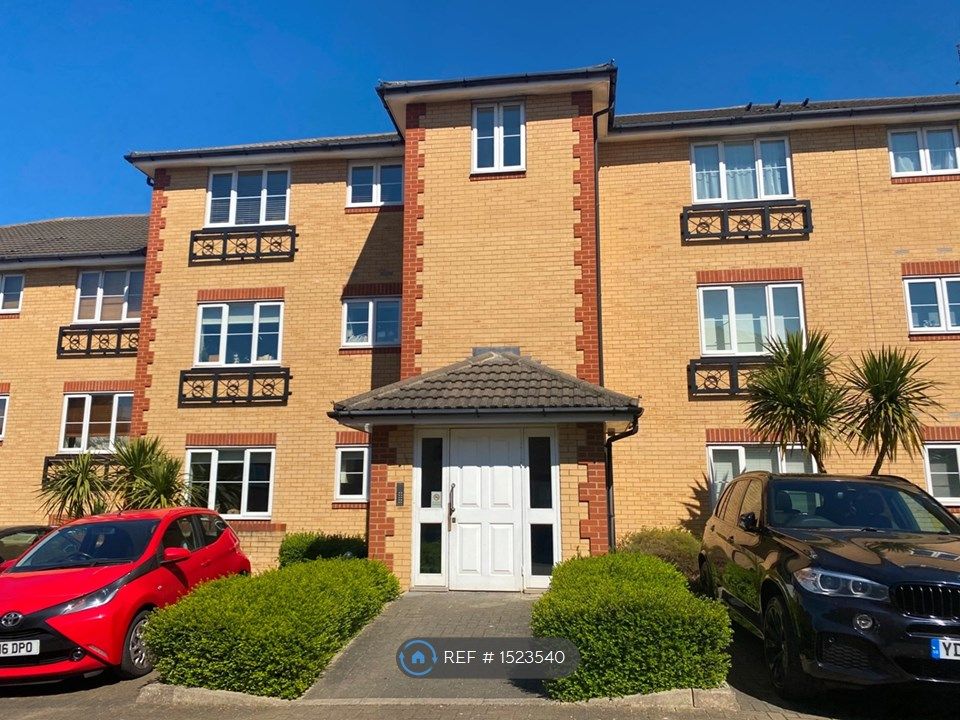 2 bed flat to rent in Aspen Court, Ilford IG5 Zoopla