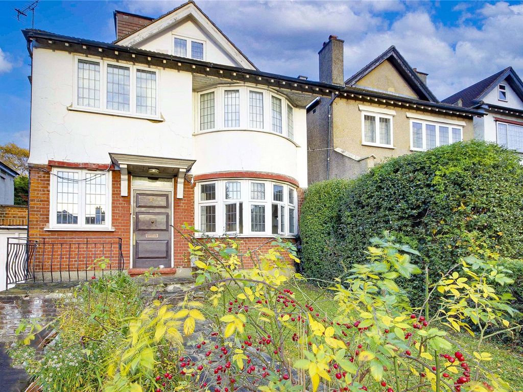 5 bed linkdetached house for sale in The Avenue, London N10, £