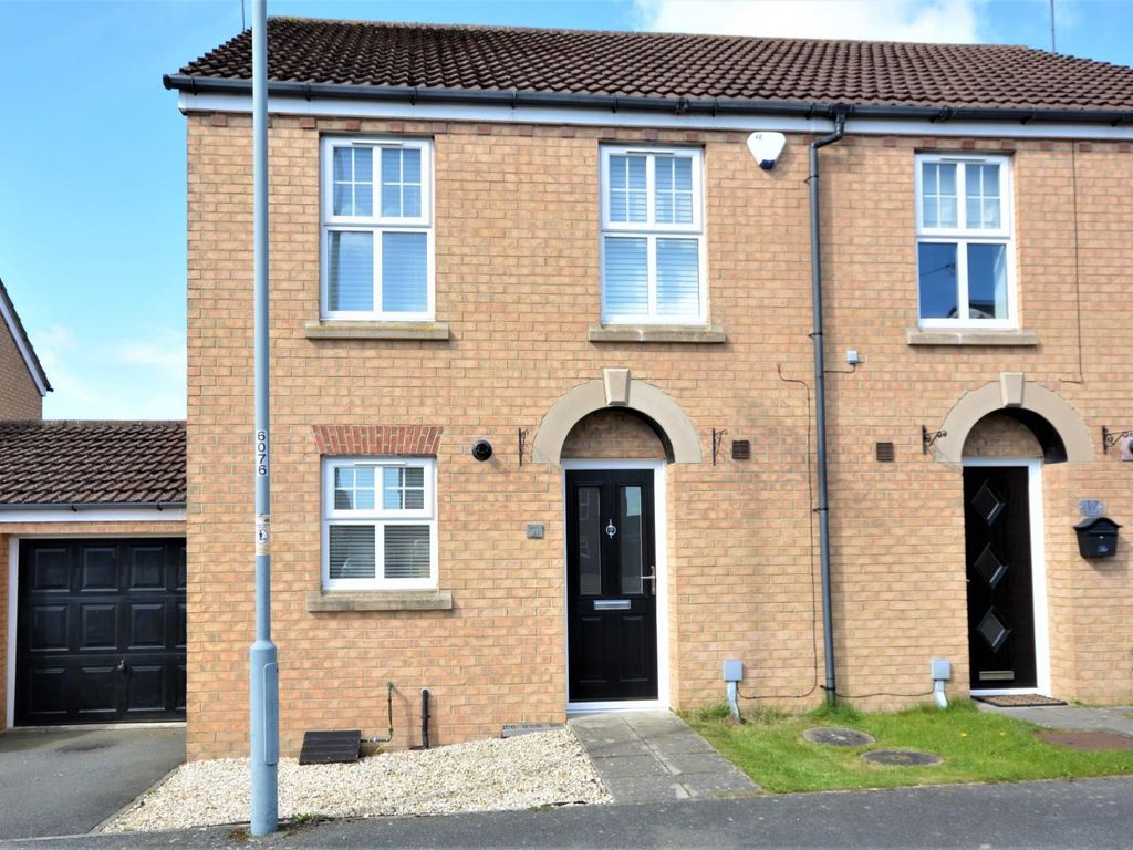 3 bed semidetached house for sale in Mowbray Close, Crook, County