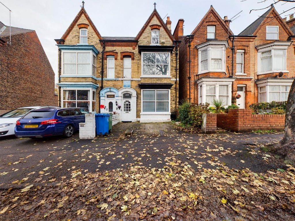 5 bed semidetached house for sale in Tennyson Avenue, Bridlington YO15 Zoopla