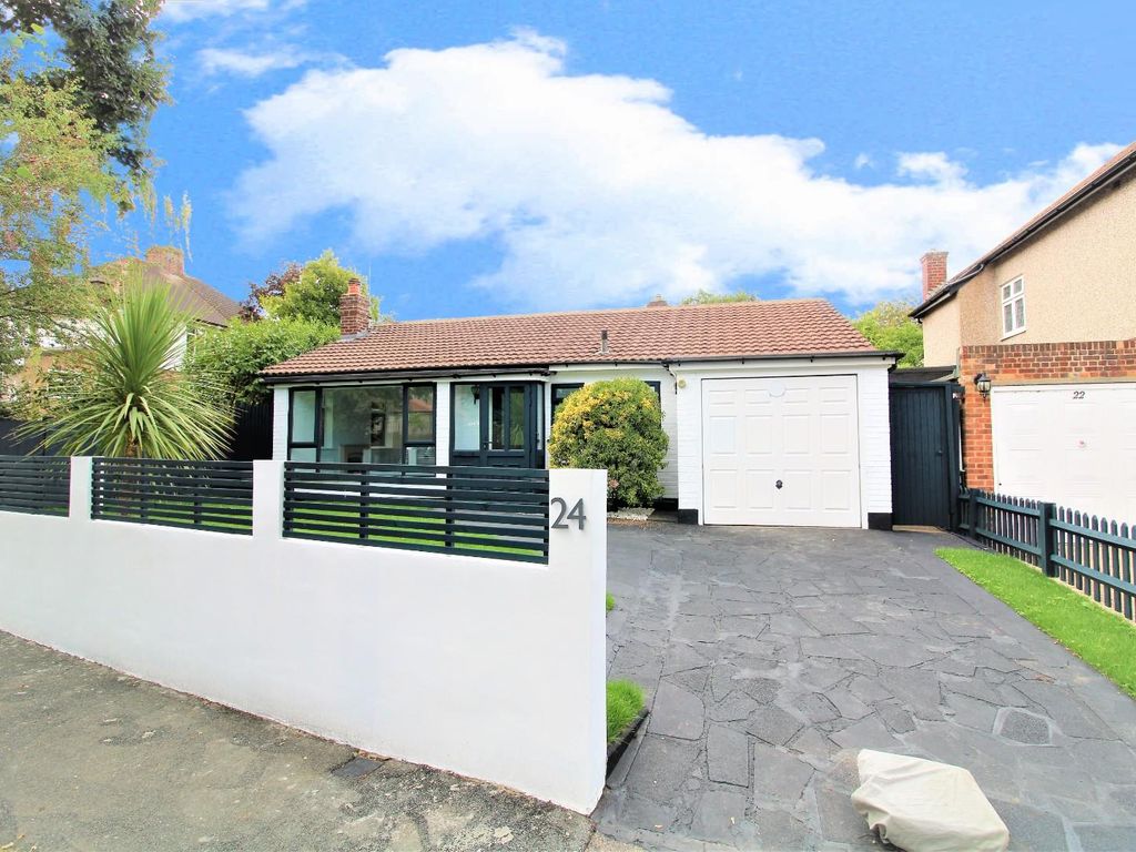 3 bed detached bungalow for sale in Park Crescent Road, Erith DA8 Zoopla
