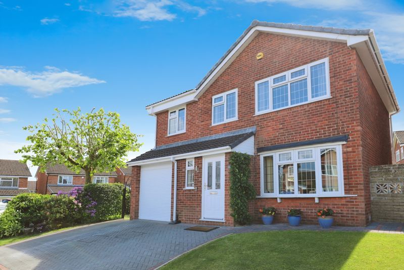 4 bed detached house for sale in Newhaven Close, Bury BL8, £425,000