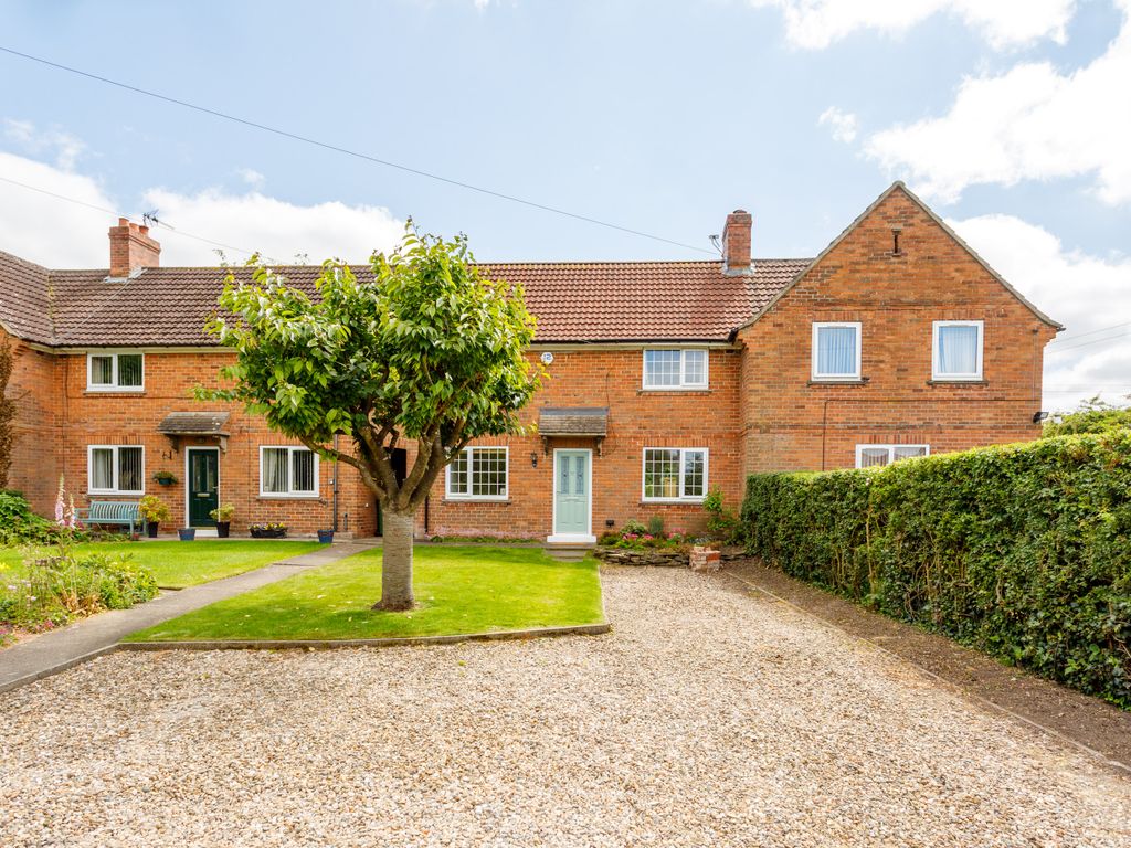 3 bed terraced house for sale in Easingwold Road, Stillington, York
