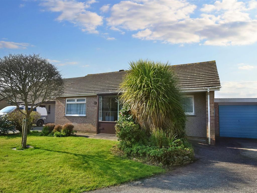2 bed detached bungalow for sale in Moorfield Road, Pool, Redruth TR15