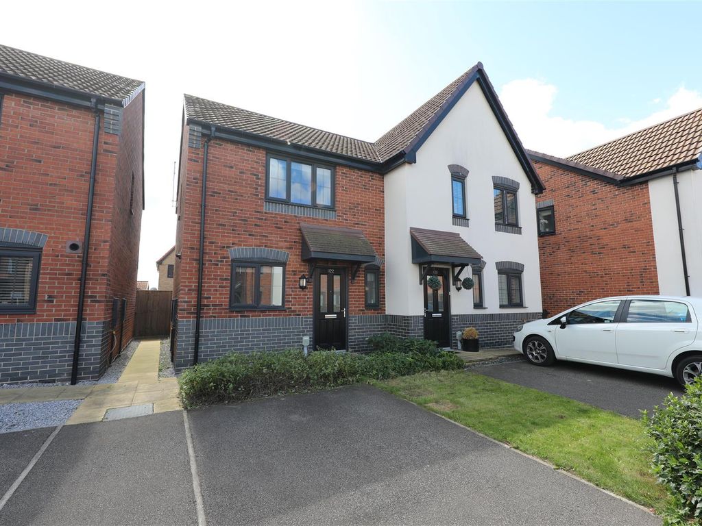 2 bed semidetached house for sale in Woldcarr Road, Hull HU3, £140,000