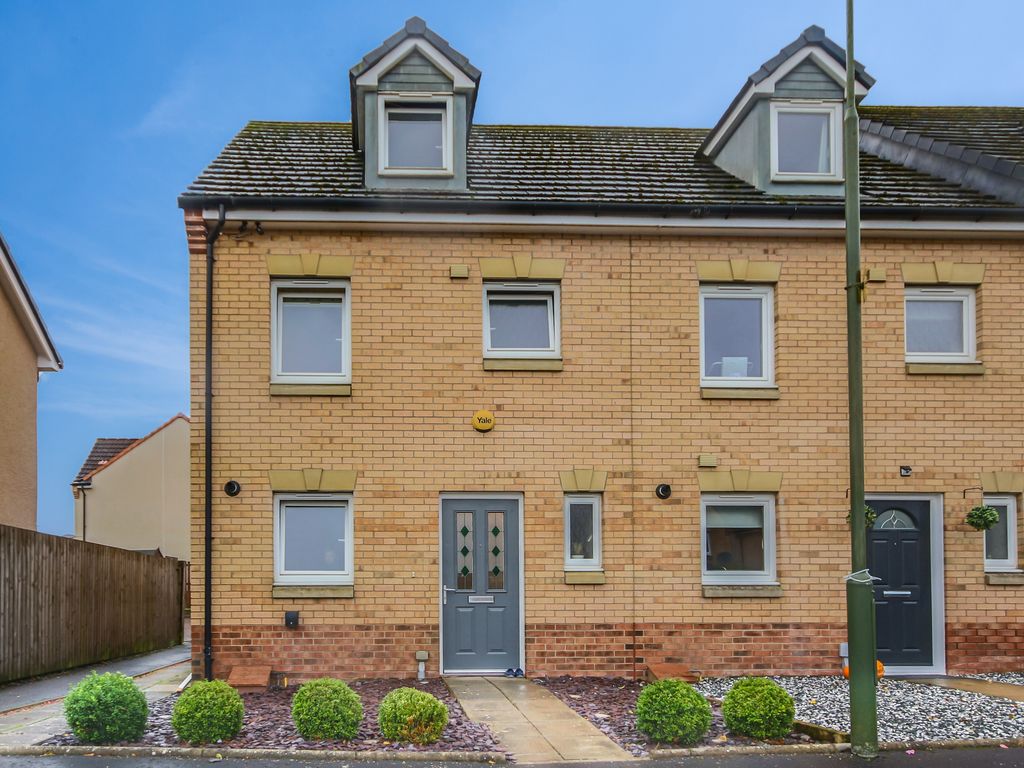 3 bed town house to rent in Russell Way, Wester Inch Village, Bathgate