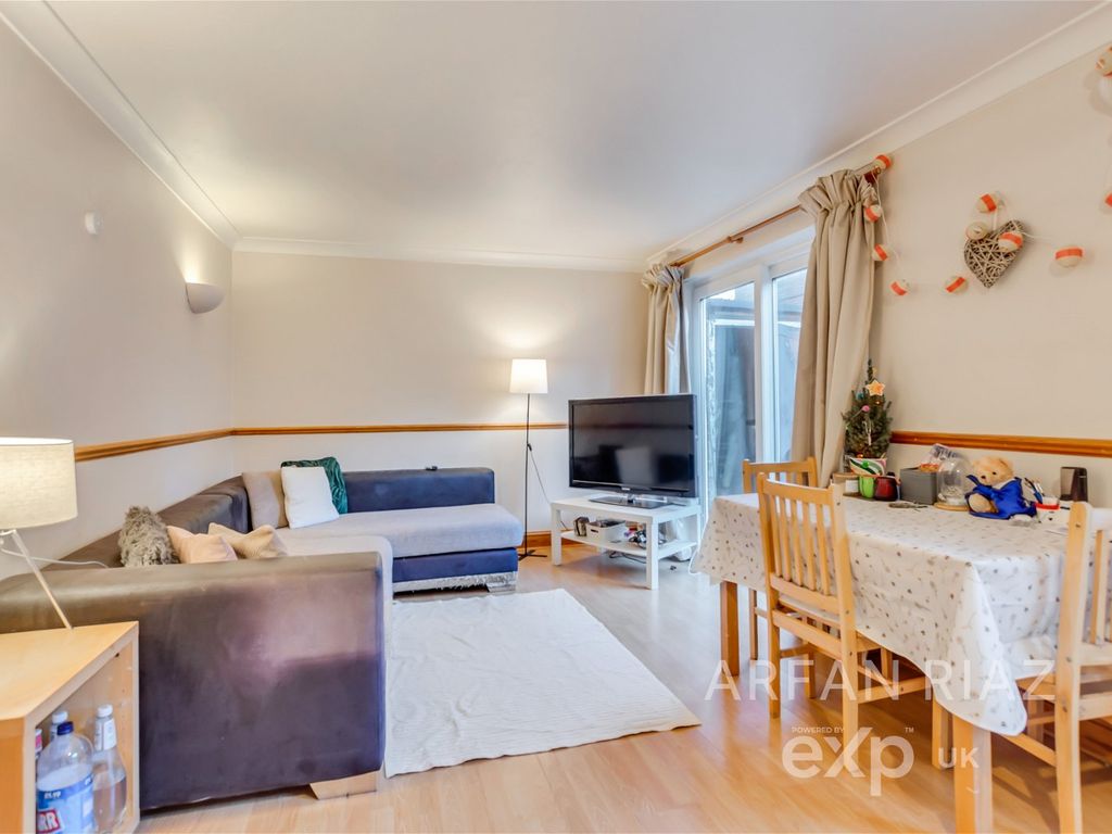 3 bed terraced house to rent in Clarence Avenue, Clapham, London SW4, £